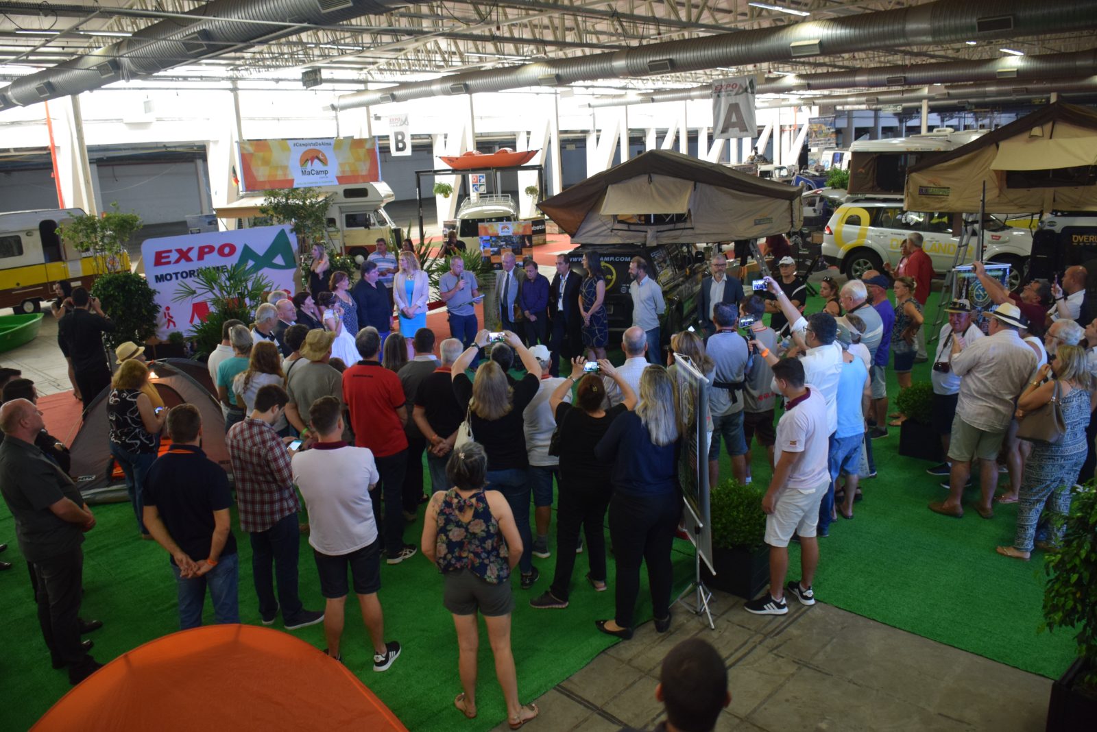 Cerimônia de abertura de uma das primeiras edições da Expo Motorhome, em Novo Hamburgo (RS)