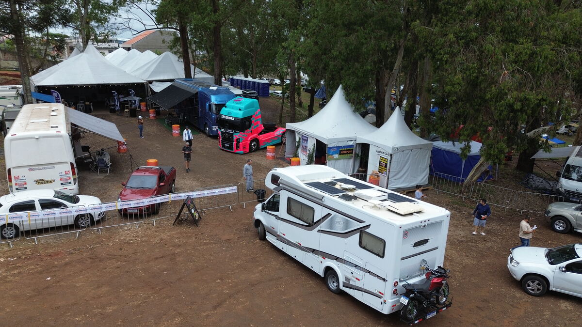 Estrutura e áreas de serviço do camping